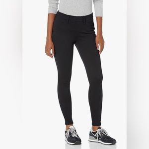 Amazon Essentials Women's Pull-On Knit Jegging